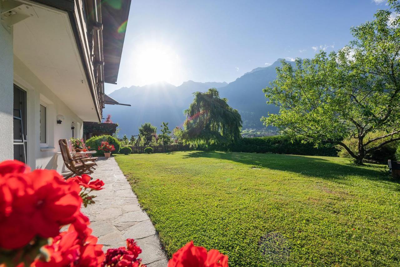 Mandelbaum Neustift im Stubaital